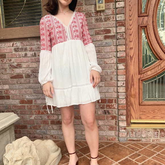 Flowy red and white dress - Picture 2 of 4